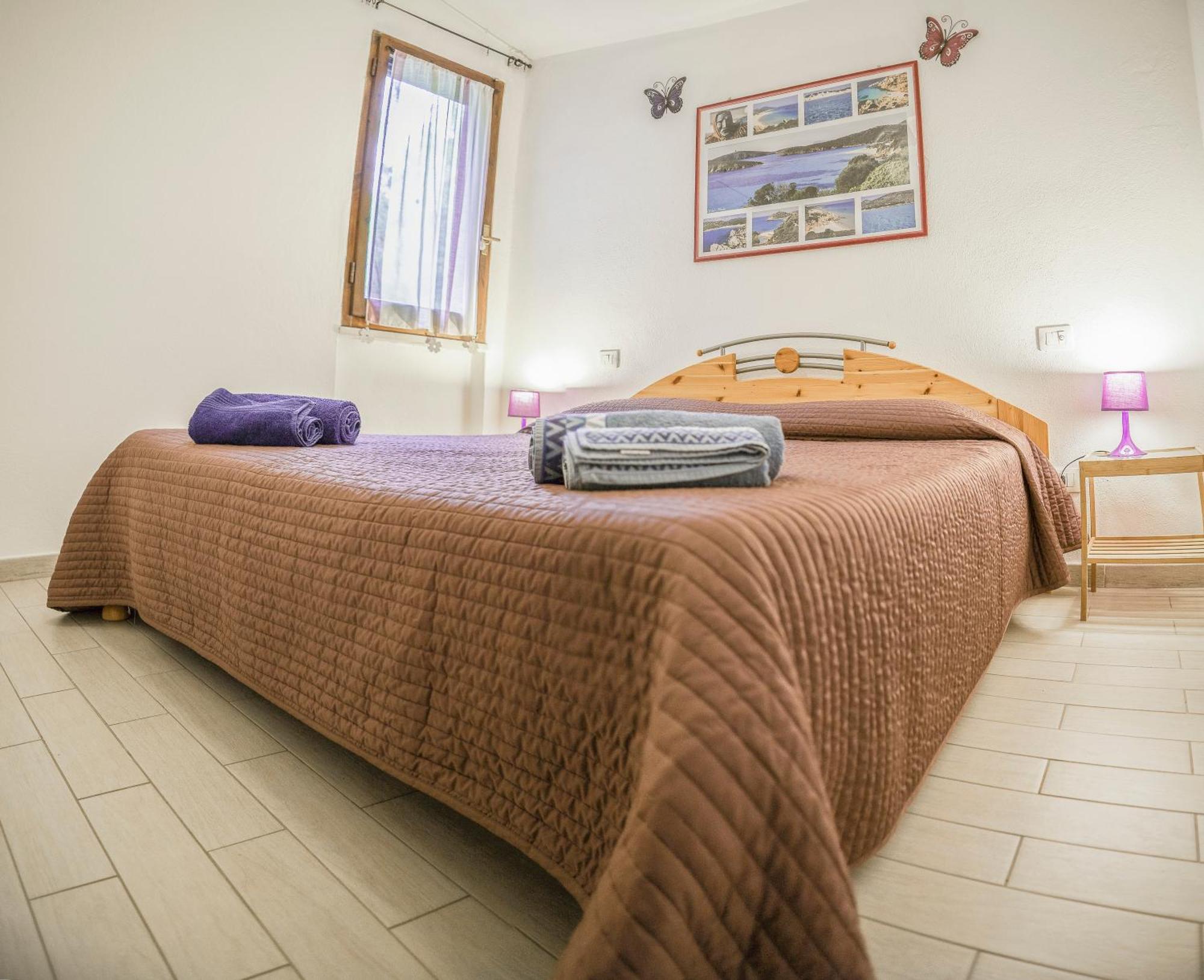 Purple House, 30M To Beach Pula Luaran gambar