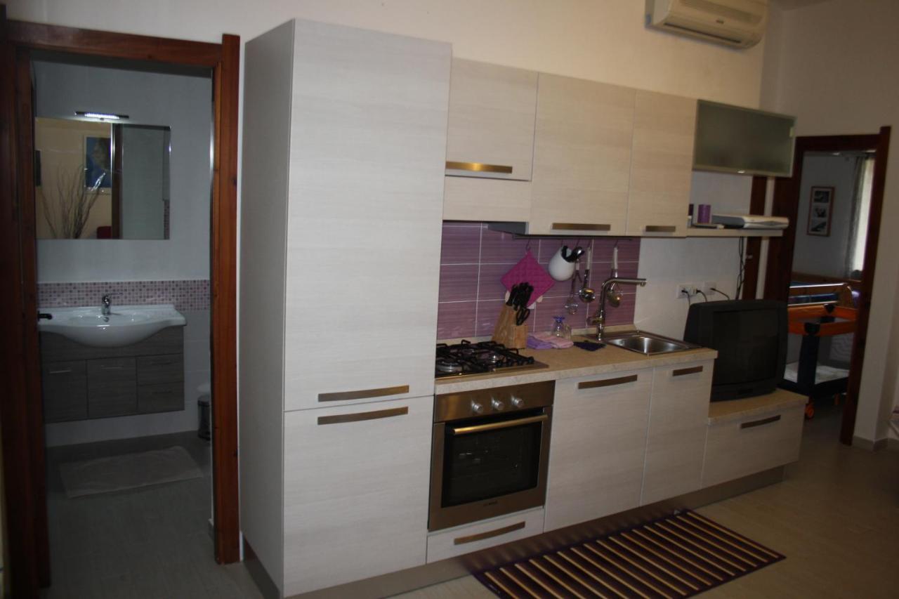 Purple House, 30M To Beach Pula Luaran gambar