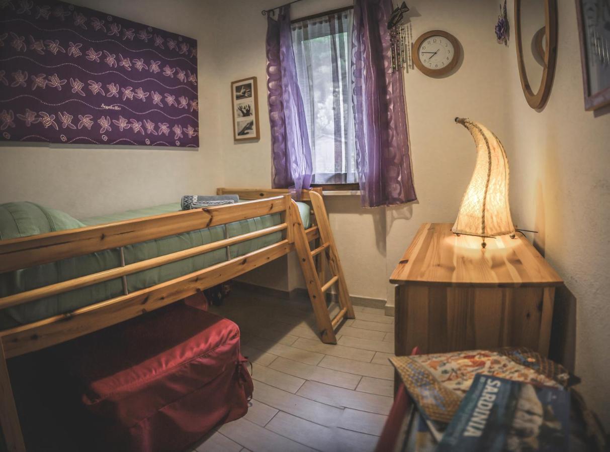 Purple House, 30M To Beach Pula Luaran gambar